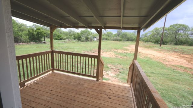 2257 CR 475, Nixon, TX 78140