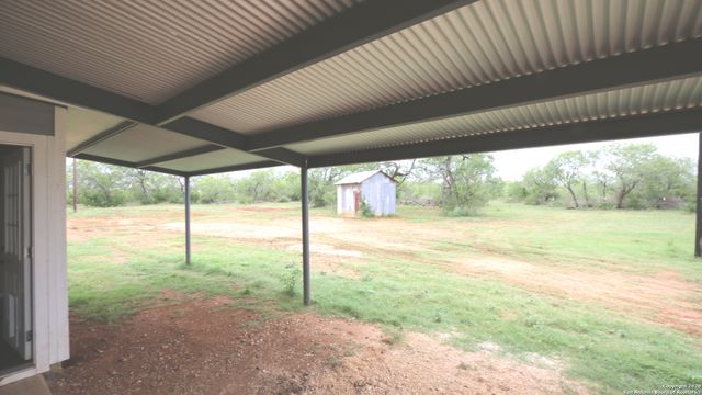 2257 CR 475, Nixon, TX 78140