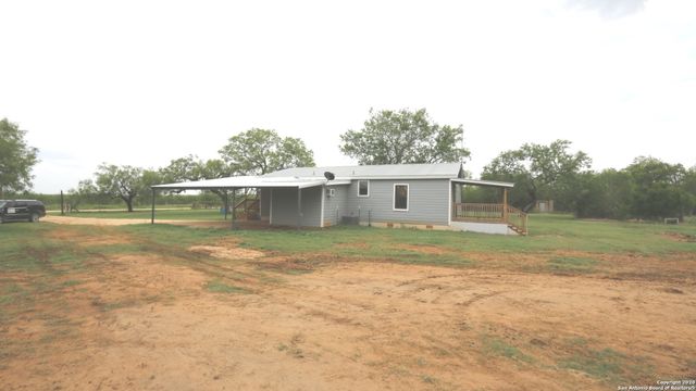 2257 CR 475, Nixon, TX 78140