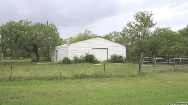 2257 CR 475, Nixon, TX 78140