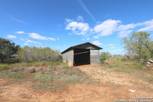 2257 CR 475, Nixon, TX 78140