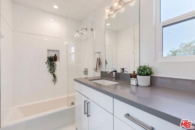 3844 Girard Avenue, Culver City, CA 90232