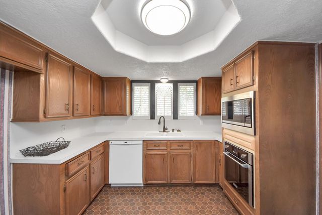 7510 Renmark Lane, Houston, TX 77070