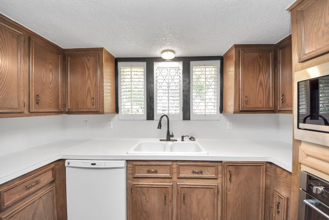 7510 Renmark Lane, Houston, TX 77070
