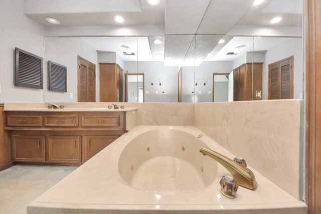 7510 Renmark Lane, Houston, TX 77070