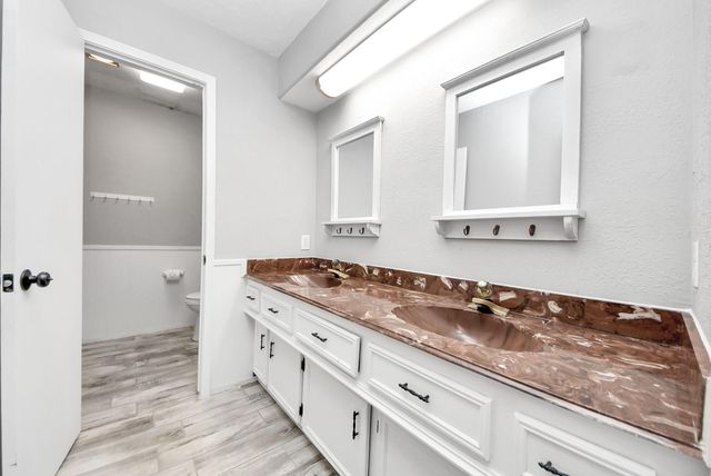 7510 Renmark Lane, Houston, TX 77070