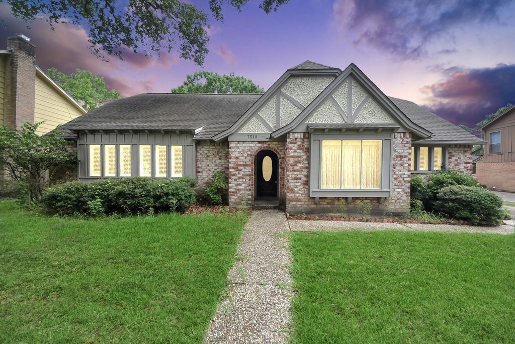 7510 Renmark Lane, Houston, TX 77070