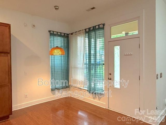 904 Warren Burgess Lane, Charlotte, NC 28205