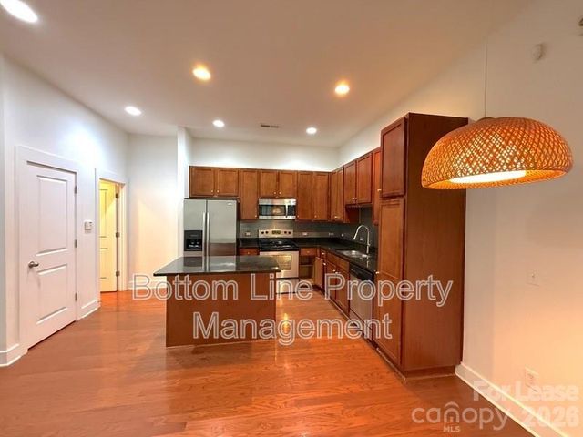 904 Warren Burgess Lane, Charlotte, NC 28205