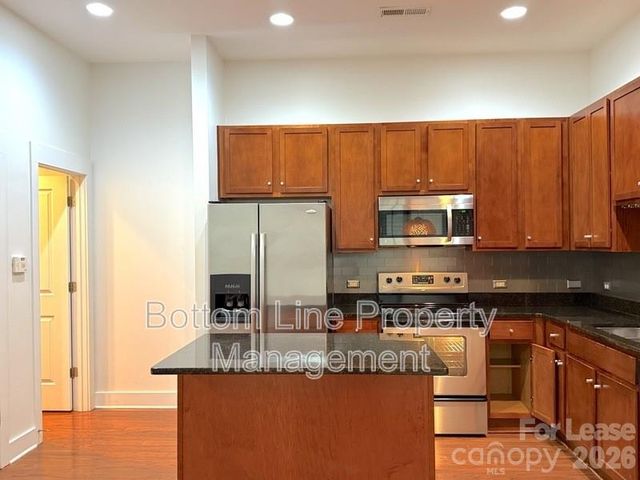 904 Warren Burgess Lane, Charlotte, NC 28205