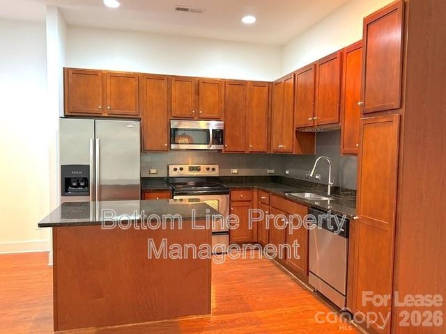 904 Warren Burgess Lane, Charlotte, NC 28205