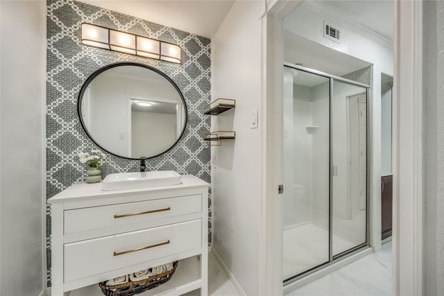 7148 Roundrock Road, Dallas, TX 75248