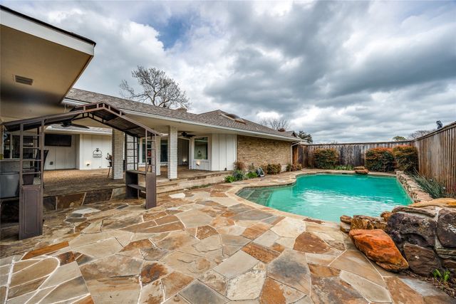 7148 Roundrock Road, Dallas, TX 75248