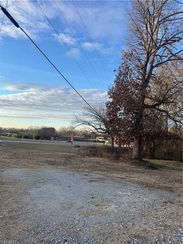 606 Unity Street, Thomasville, NC 27360