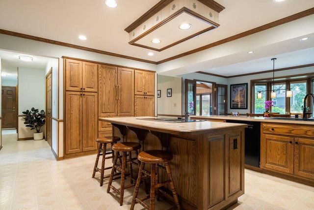 1790 Kelly LANE, Brookfield, WI 53045