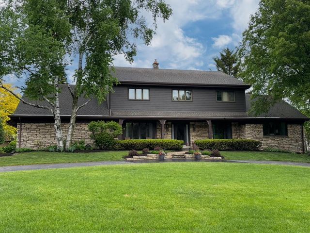 1790 Kelly LANE, Brookfield, WI 53045