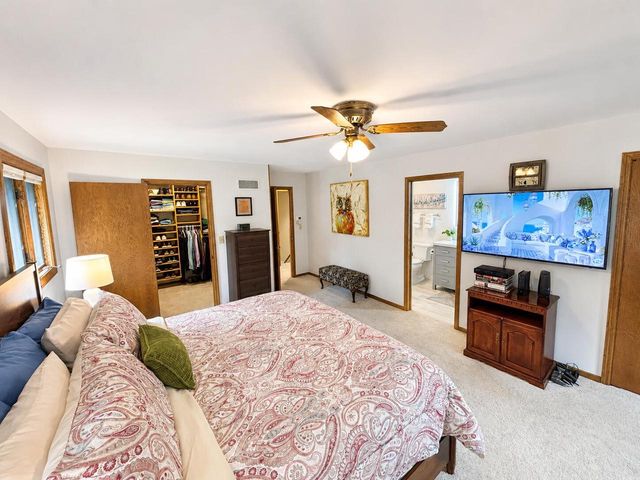1790 Kelly LANE, Brookfield, WI 53045