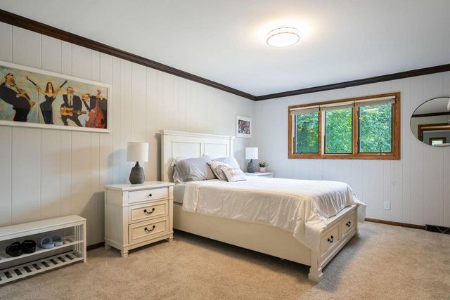 1790 Kelly LANE, Brookfield, WI 53045
