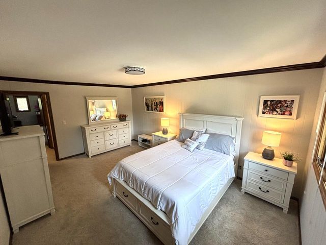 1790 Kelly LANE, Brookfield, WI 53045