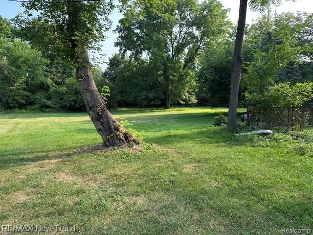4510 W Maple Road, Bloomfield Hills, MI 48301