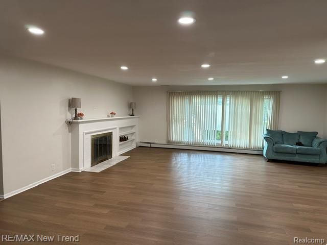4510 W Maple Road, Bloomfield Hills, MI 48301