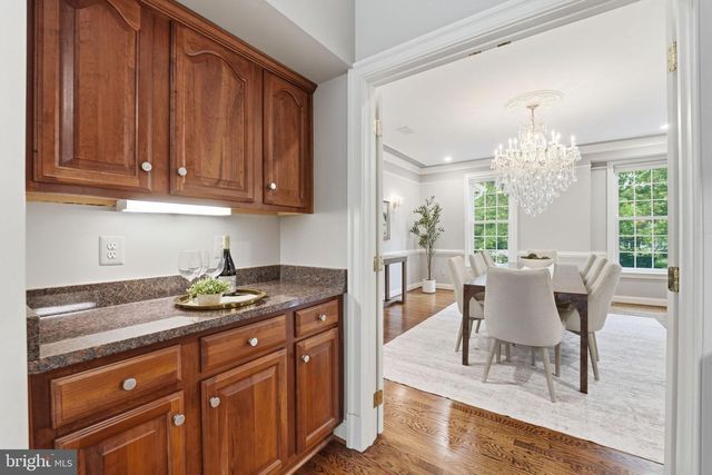 2207 ARYNESS DR, Vienna, VA 22181