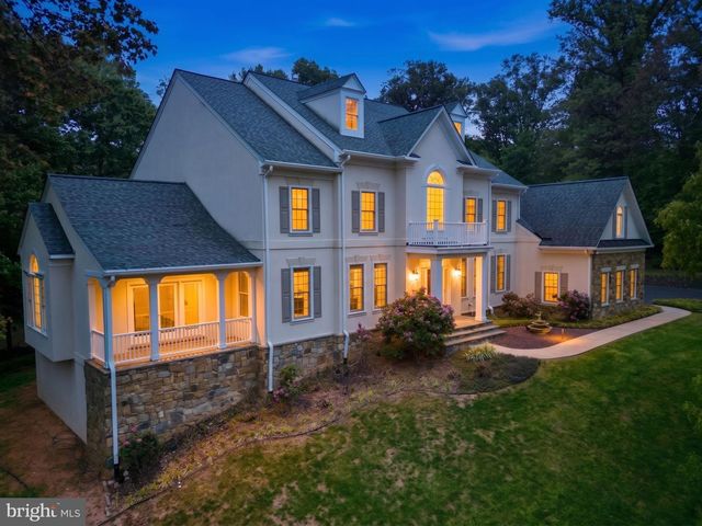 2207 ARYNESS DR, Vienna, VA 22181