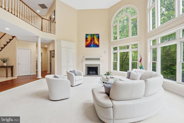 2207 ARYNESS DR, Vienna, VA 22181