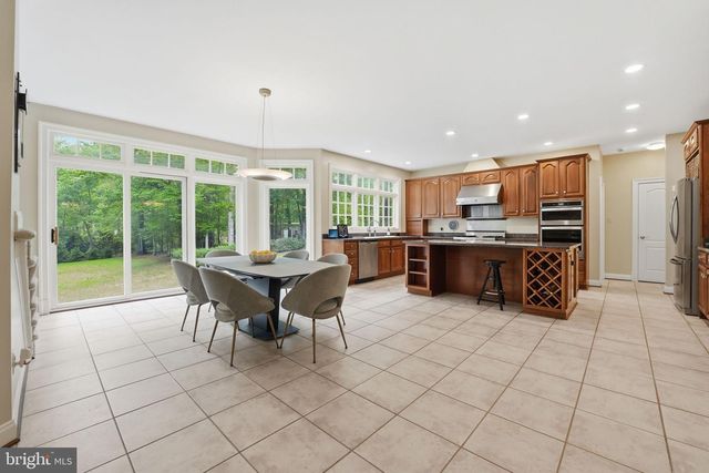 2207 ARYNESS DR, Vienna, VA 22181