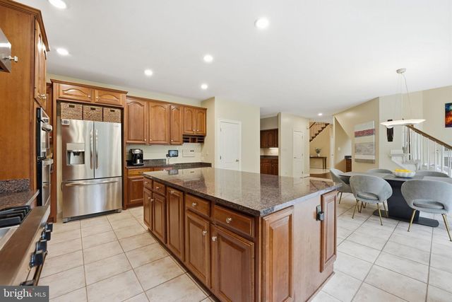 2207 ARYNESS DR, Vienna, VA 22181