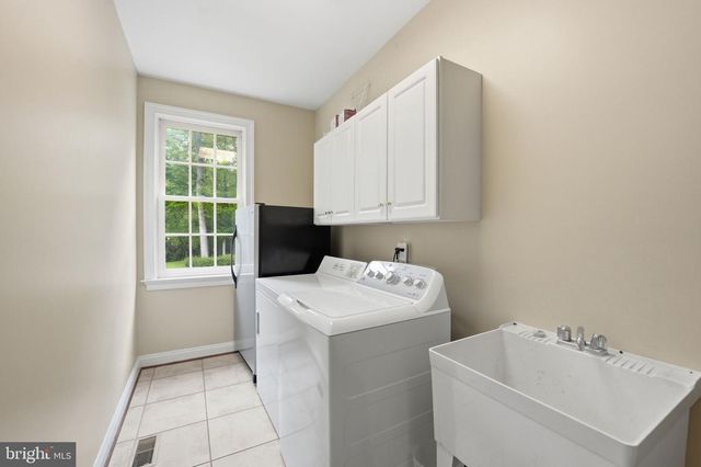 2207 ARYNESS DR, Vienna, VA 22181