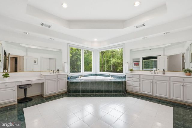 2207 ARYNESS DR, Vienna, VA 22181