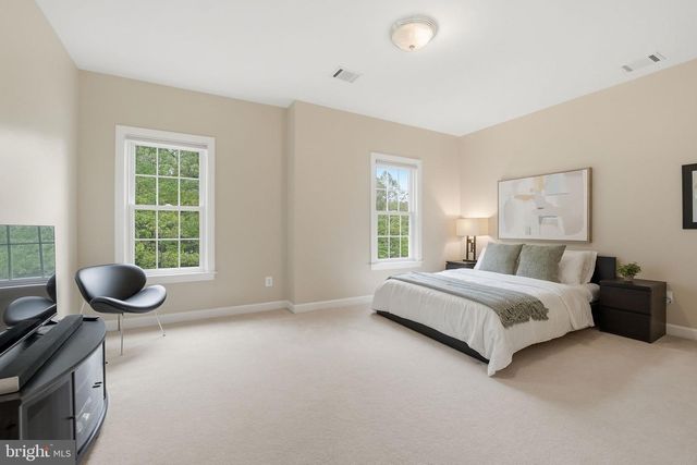 2207 ARYNESS DR, Vienna, VA 22181