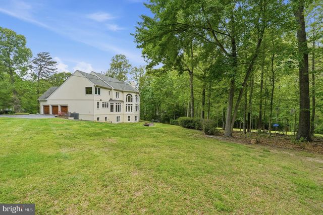 2207 ARYNESS DR, Vienna, VA 22181