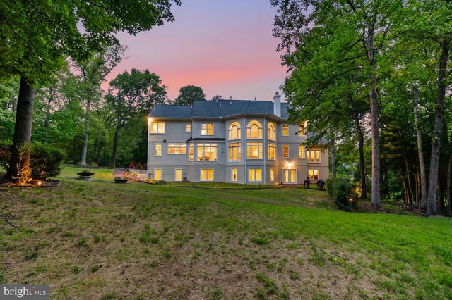 2207 ARYNESS DR, Vienna, VA 22181