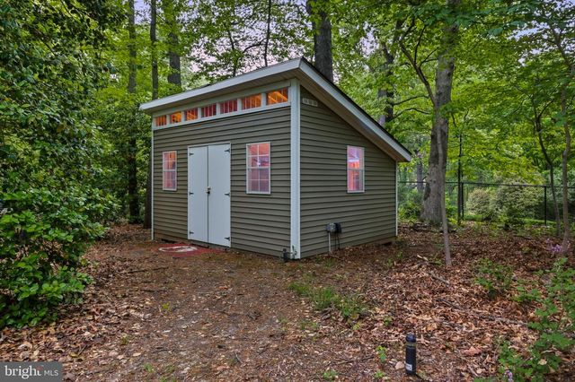 2207 ARYNESS DR, Vienna, VA 22181