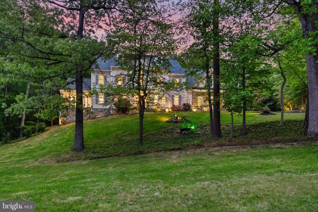 2207 ARYNESS DR, Vienna, VA 22181