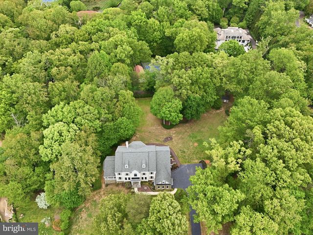 2207 ARYNESS DR, Vienna, VA 22181