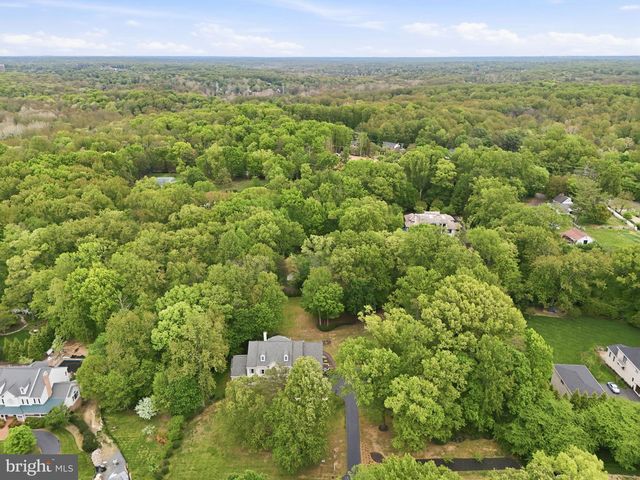 2207 ARYNESS DR, Vienna, VA 22181