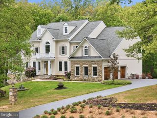 2207 ARYNESS DR, Vienna, VA 22181