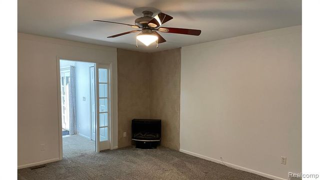 1075 Lalond Avenue, Waterford, MI 48327