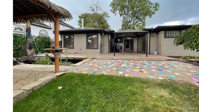 1075 Lalond Avenue, Waterford, MI 48327