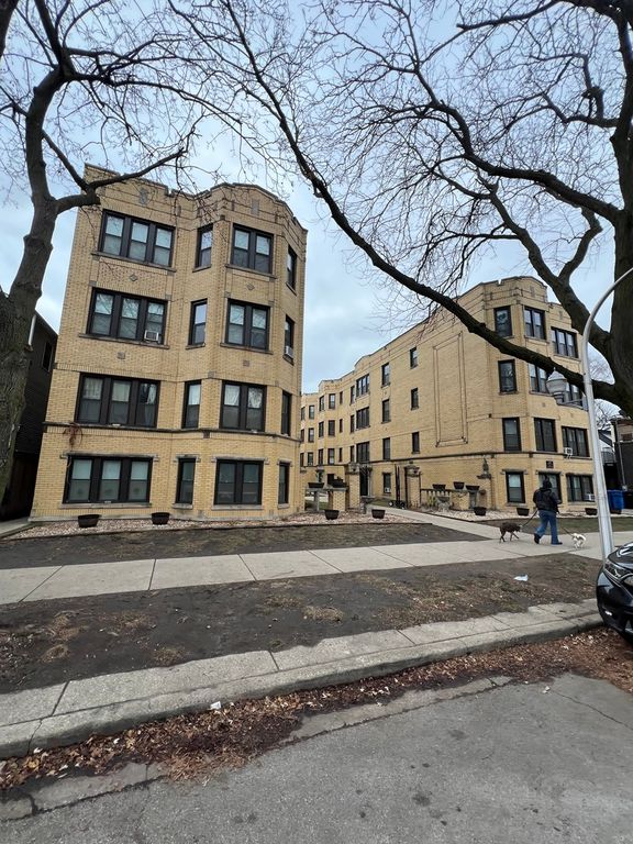 3843 N Greenview Avenue 1, Chicago, IL 60613