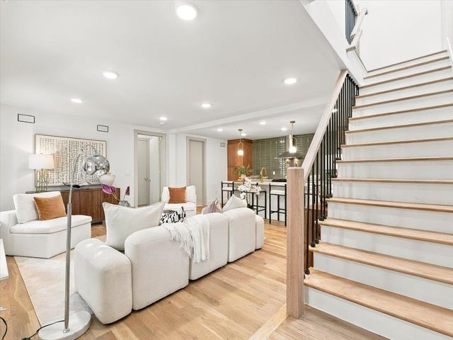 7 PIERCE AVE, Jc, Heights, NJ 07307