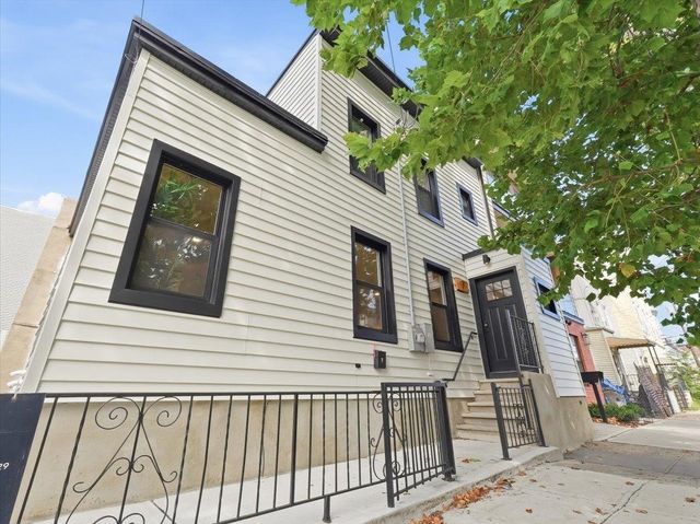 7 PIERCE AVE, Jc, Heights, NJ 07307