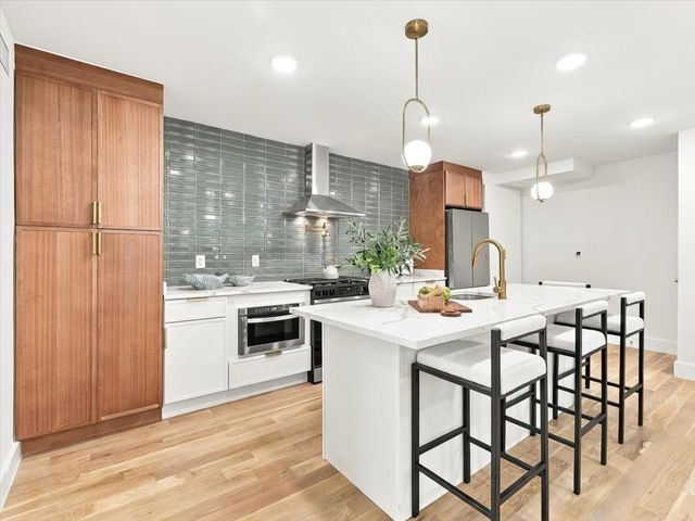 7 PIERCE AVE, Jc, Heights, NJ 07307