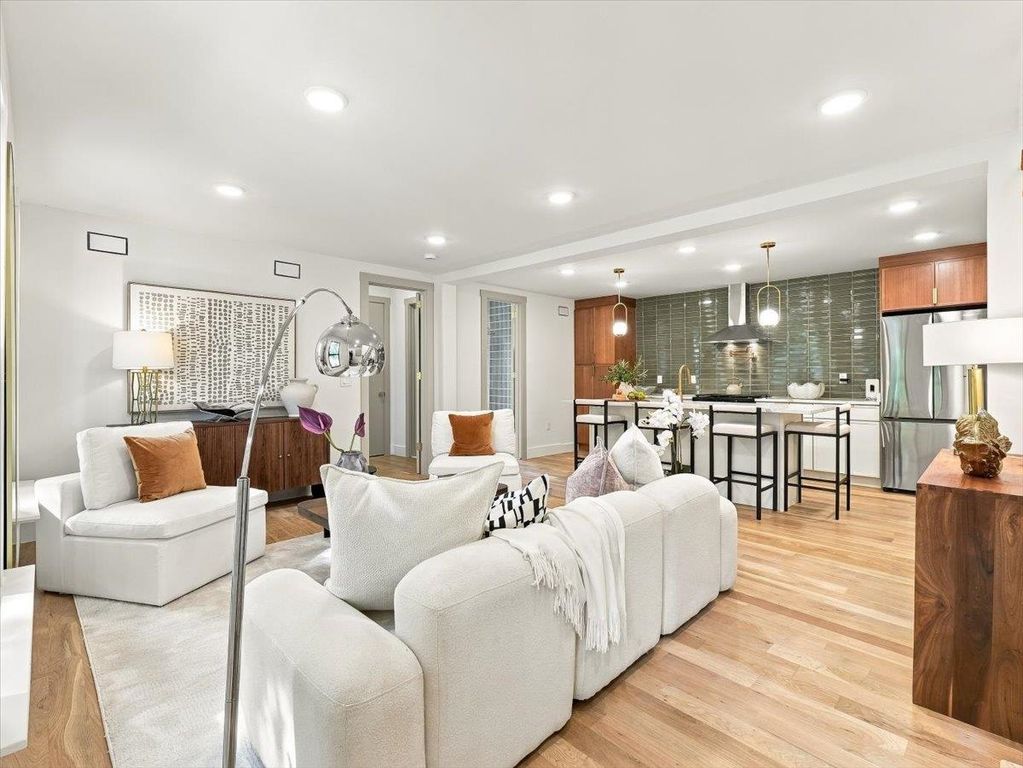 7 PIERCE AVE, Jc, Heights, NJ 07307