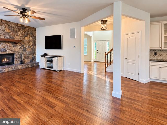 6824 BARLOWE CT, Hughesville, MD 20637