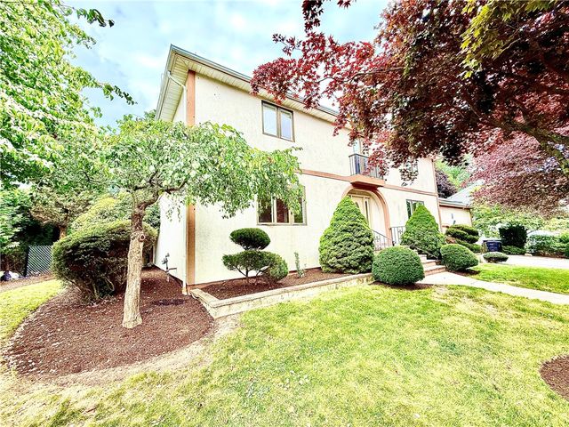 74 Plymouth Road, East Providence, RI 02914
