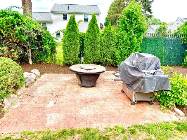 74 Plymouth Road, East Providence, RI 02914